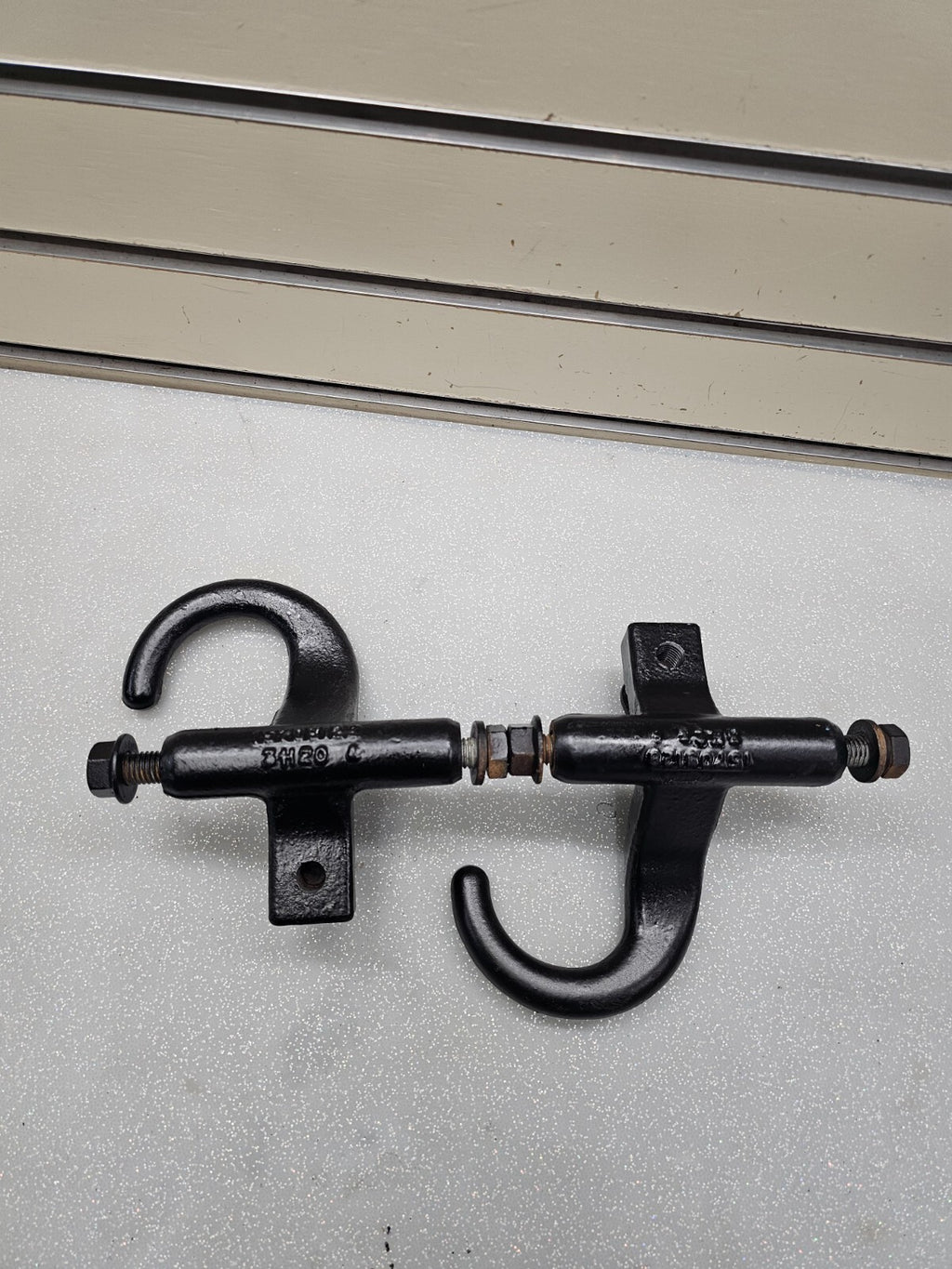 🔥 1999-2006 Chevrolet Silverado Tahoe GMC Yukon Sierra Front Tow Hooks Set OEM