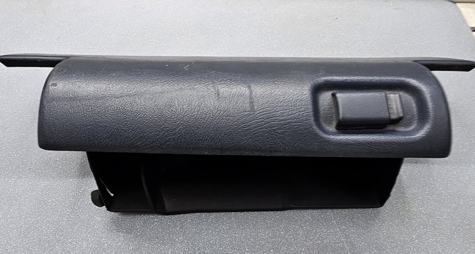 95-99 CHEVY GMC TRUCK SILVERADOC/K Glove Box Storage Compartment Assembly BLUEG2