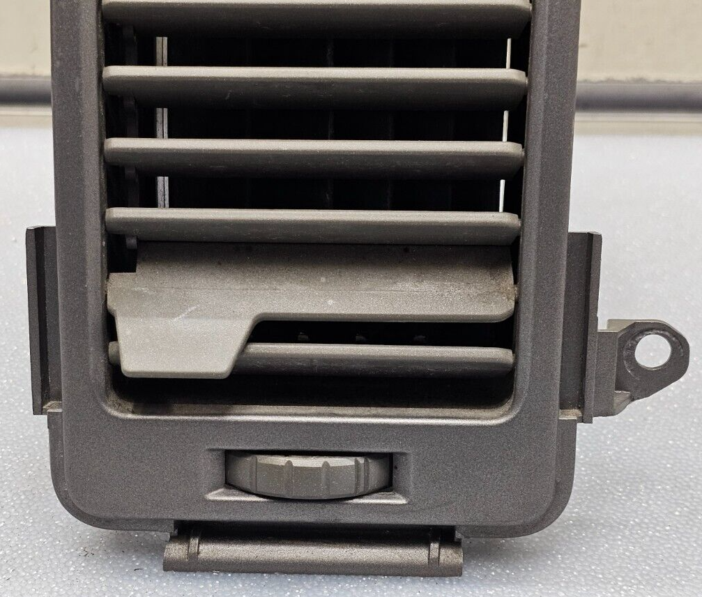 04-07 NISSAN TITAN ARMADA QX56OEM CHARCOAL LEFT DRIVER VENT BEZEL TRIM Gray