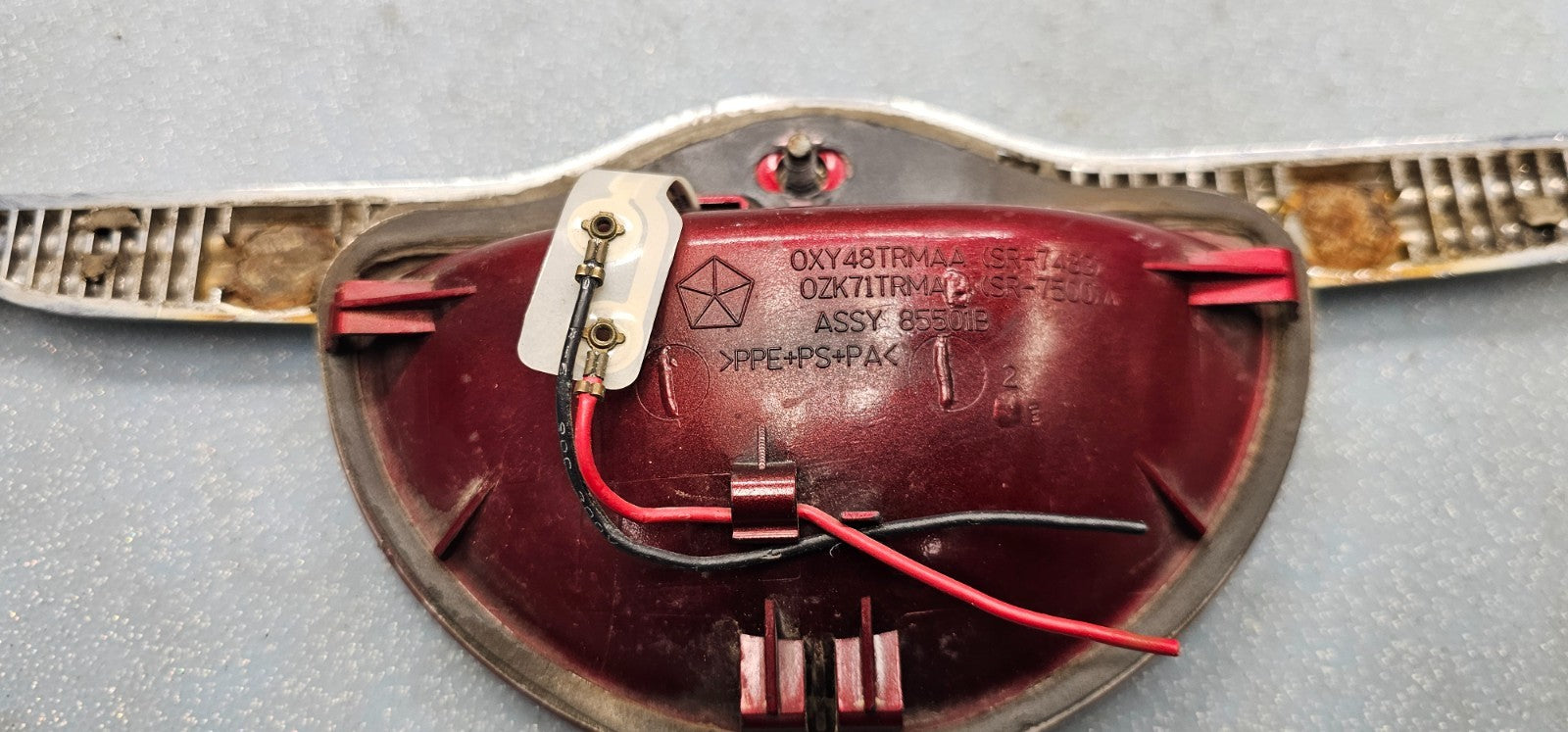 🔥 06-10 PT Cruiser Electric Hatch Liftgate Trunk Release Handle Emblem RED