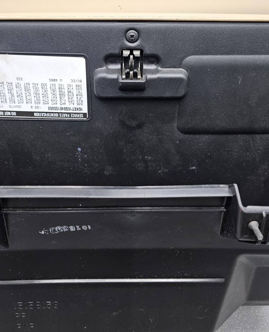 02-05 trailblazer Envoy Rainier Dash Glove Box Storage Compartment Assembly Tan