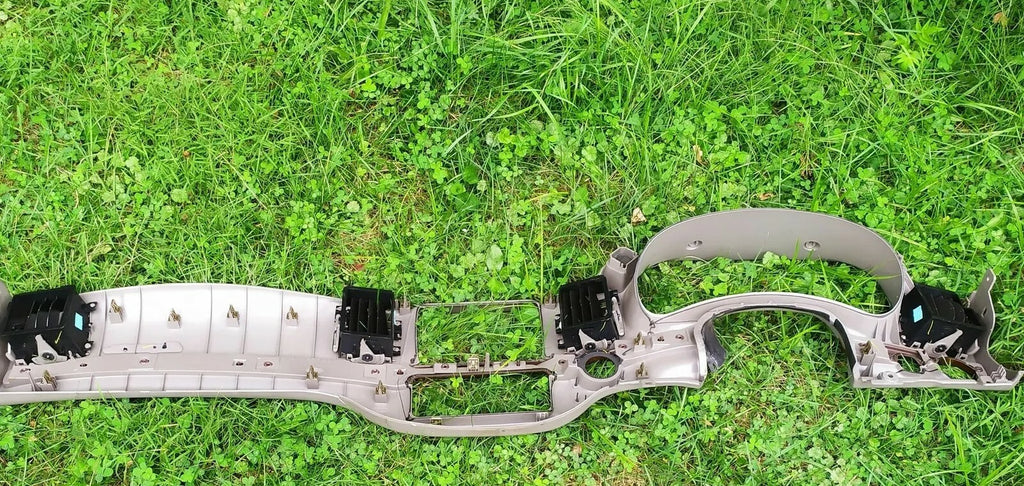 00-05 Chevy IMPALA Dash instrument Cluster Bezel Radio Speedo Gauge Trim GRAY C7