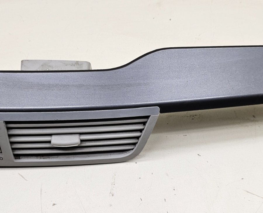 🔥09-14 Volkswagen Routan Dash Front Center Trim Bezel Panel Air Vent Silver OEM