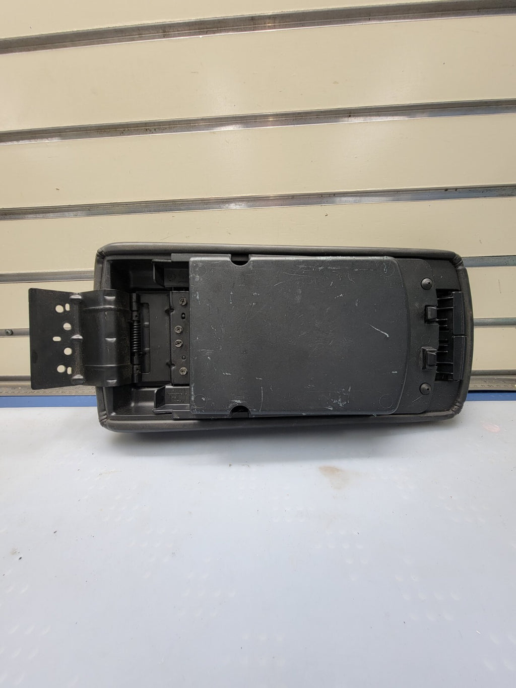 🔥08-10 Chrysler 300 Dodge Charger Center Console Lid Armrest Storage BLACK