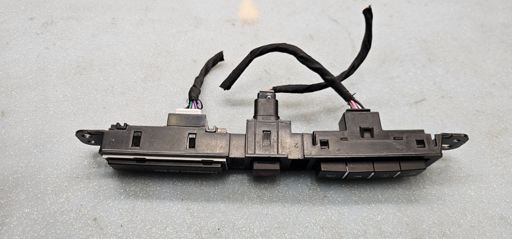 🔥06-24 Acadia Savana Sierra Hazard Light Control Switch Restraint Module PANEL