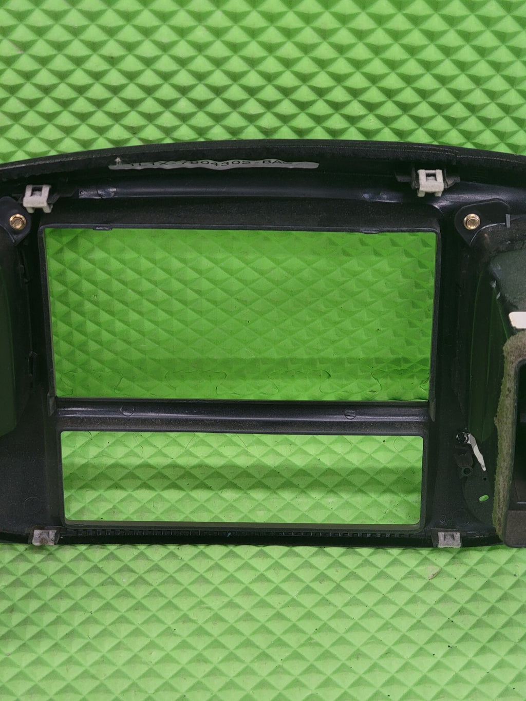 🔥97-03 Ford F150 Center Dash Radio Climate BEZEL Trim Panel Line Light Tan B1
