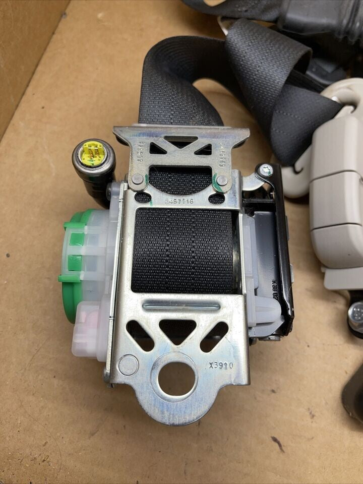 13-17 NISSAN ALTIMA FRONT LEFT DRIVER  SEAT BELT RETRACTOR Pretensioner Assembly