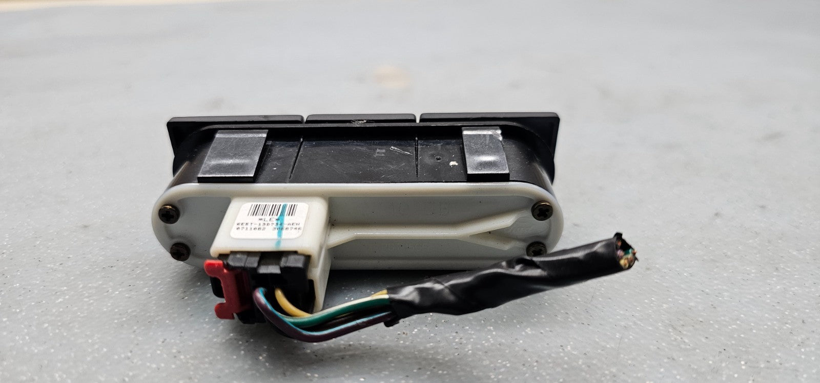 🔥06-09 FUSION MERCURY MILAN CENTER DASH HAZARD BUTTON SWITCH PASS RADIO BEZEL