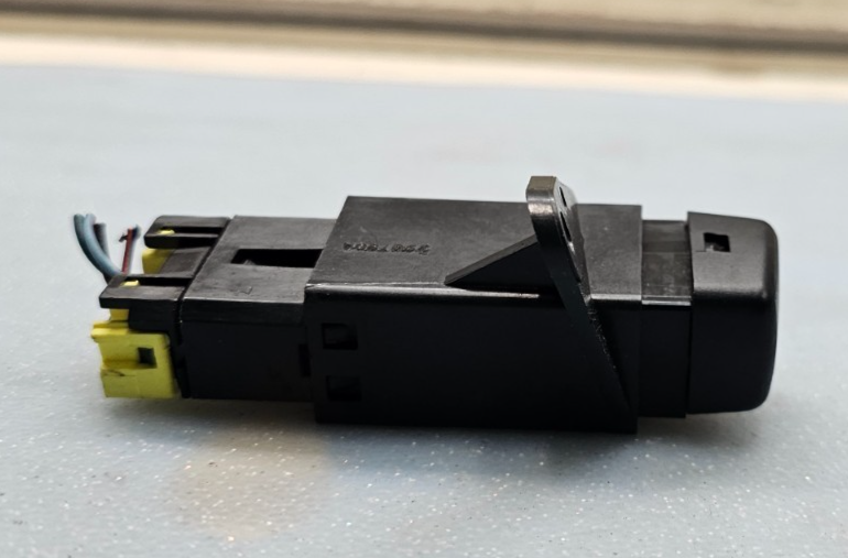 🔥99-02 Ford Expedition Navigator Rear Defroster Control Switch Assembly Black