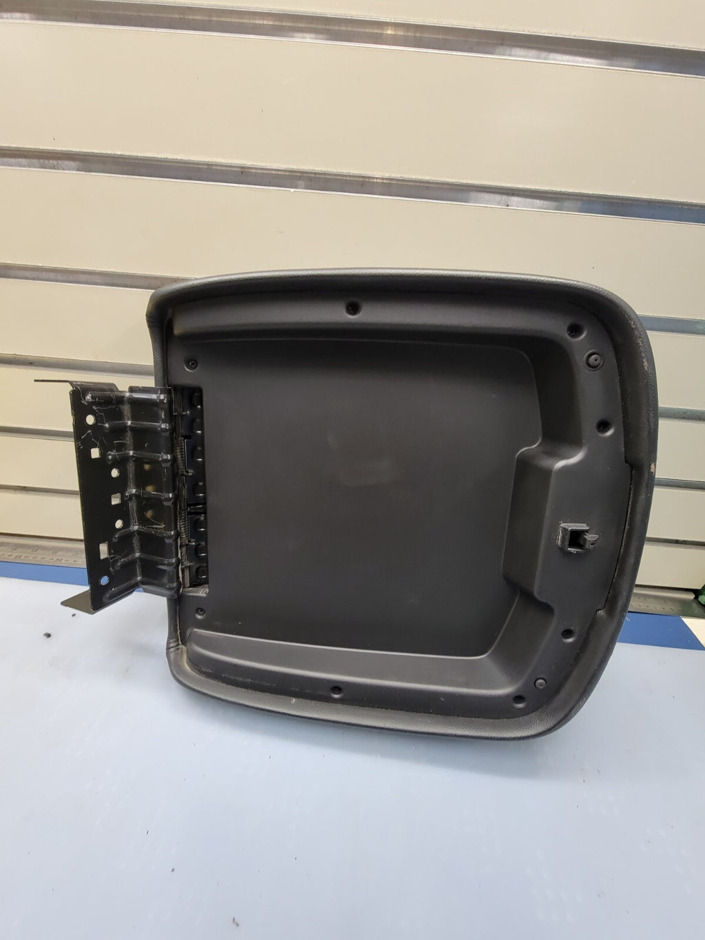 🔥07-13 Chevy Tahoe, Suburban, Yukon Leather Console Lid Armrest Cover Black JS5