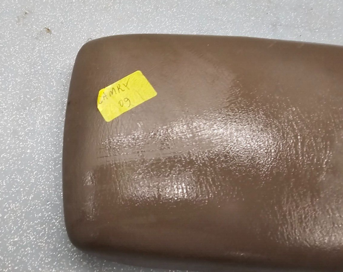 🔥07-11 TOYOTA CAMRY CENTER CONSOLE LID ARM REST COVER TOP PAD ASSEMBLY TAN OEM