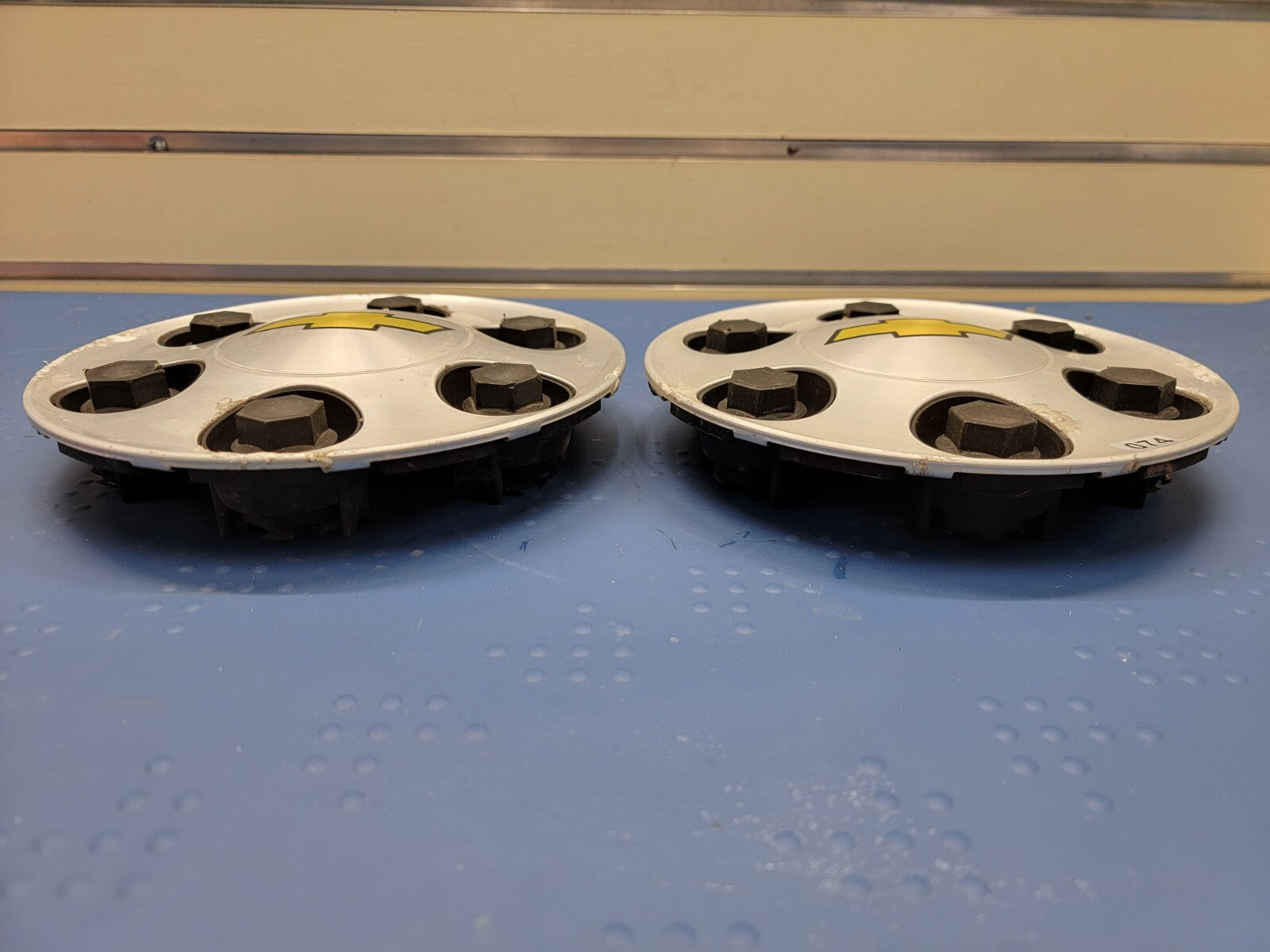 2007-2014 Chevy Van Tahoe Avalanche Silverado Suburban Wheel Center Caps