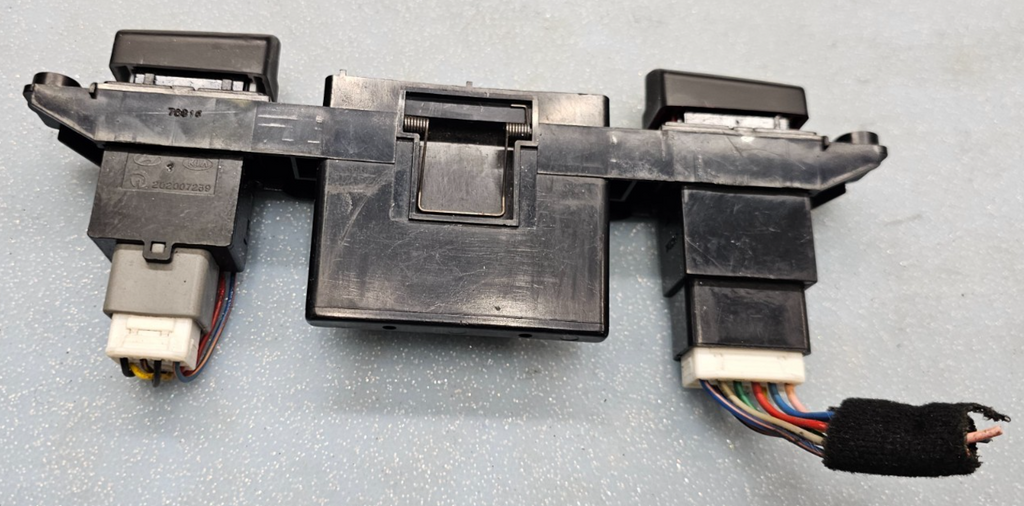 🔥05-10 Kia Sportage Hazard Switch Control Dash Clock Display Time Black OEM