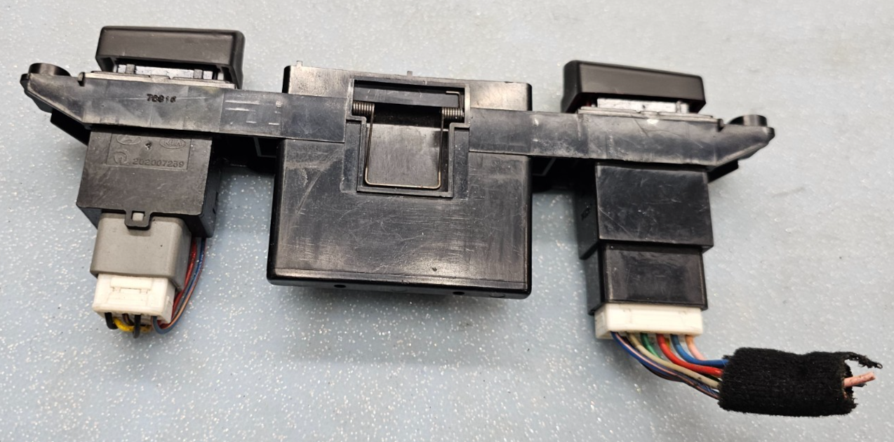 🔥05-10 Kia Sportage Hazard Switch Control Dash Clock Display Time Black OEM