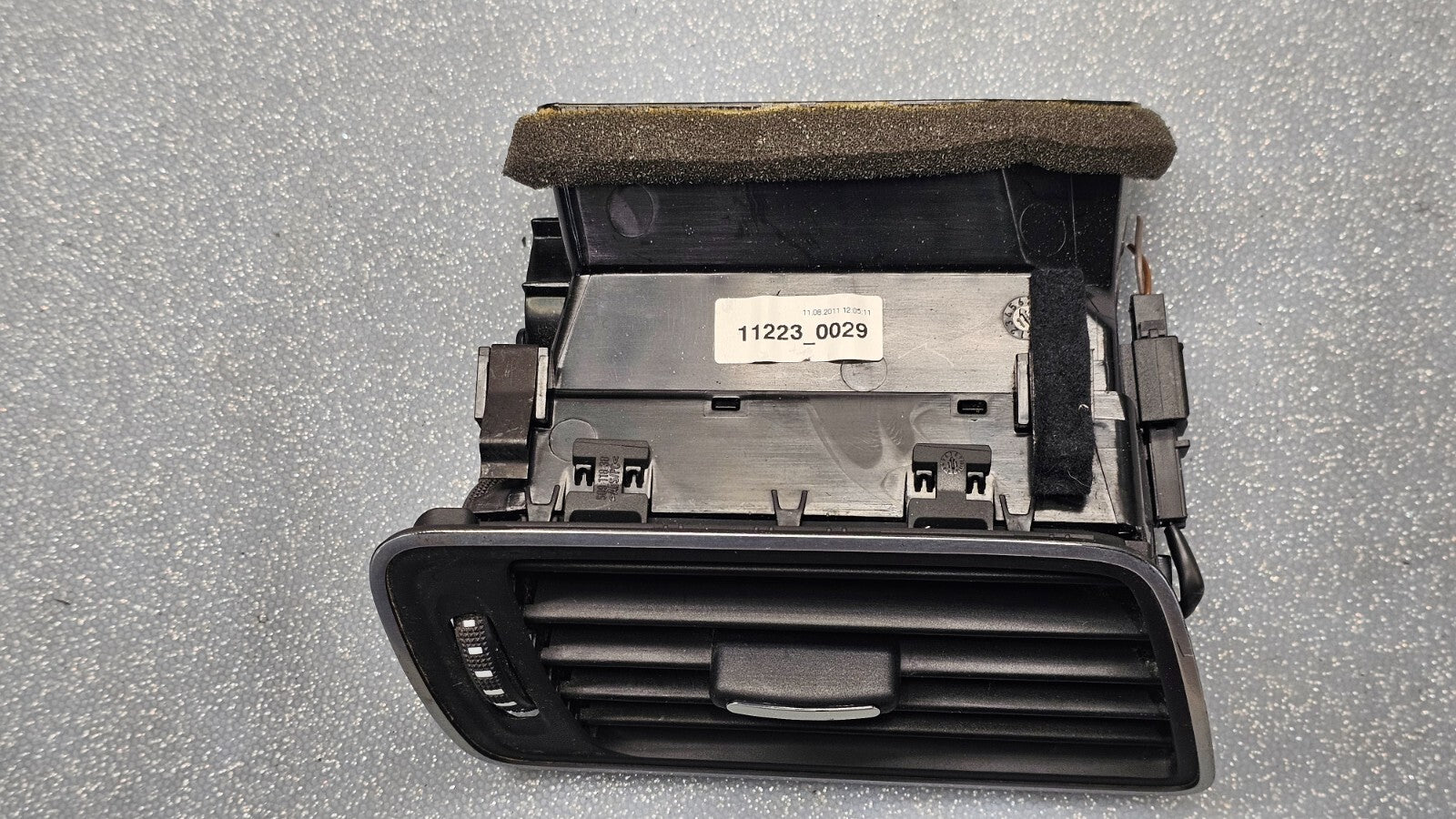 🔥09-17 VW Passat CC Front Right passenger Air Vent A/C AC Heater Panel Black