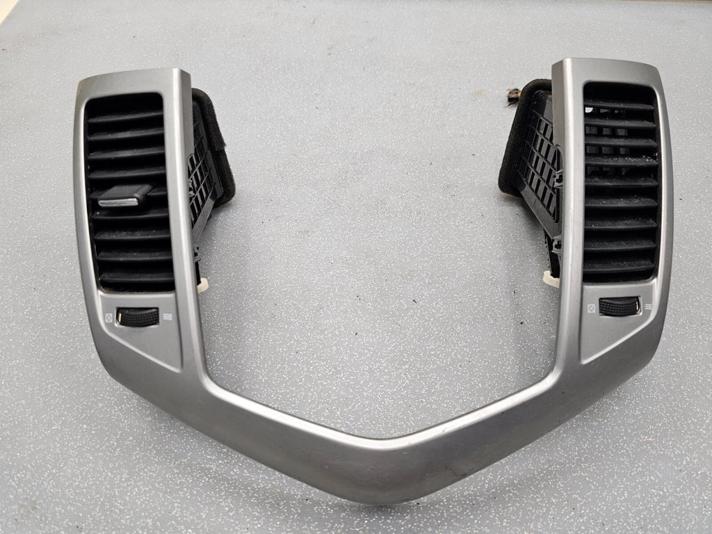 🔥11-15 Chevy Cruze Center Dash Center Radio Surround Bezel Trim Panel Silver