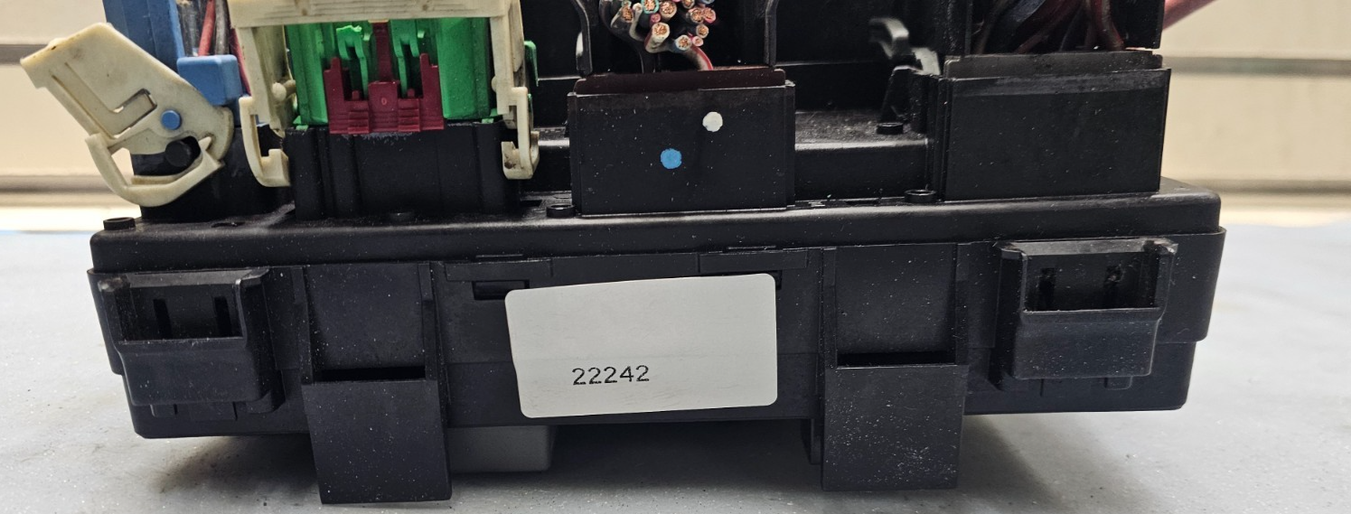 🔥08-09 Dodge Grand Caravan Journey Town Country Fuse box TIPM Power Module OEM