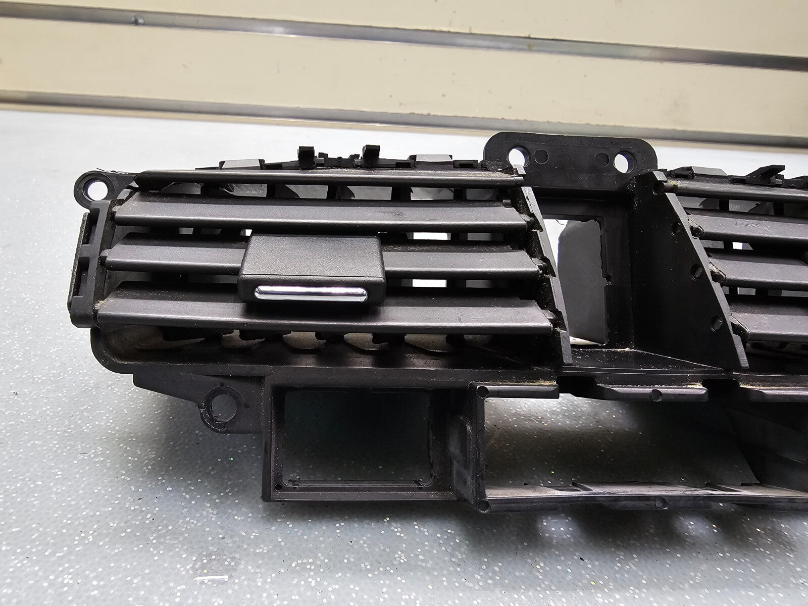 🔥05-06 Chevrolet Equinox Pontiac Torrent Front Dash Hazard AC Air Vent Grill