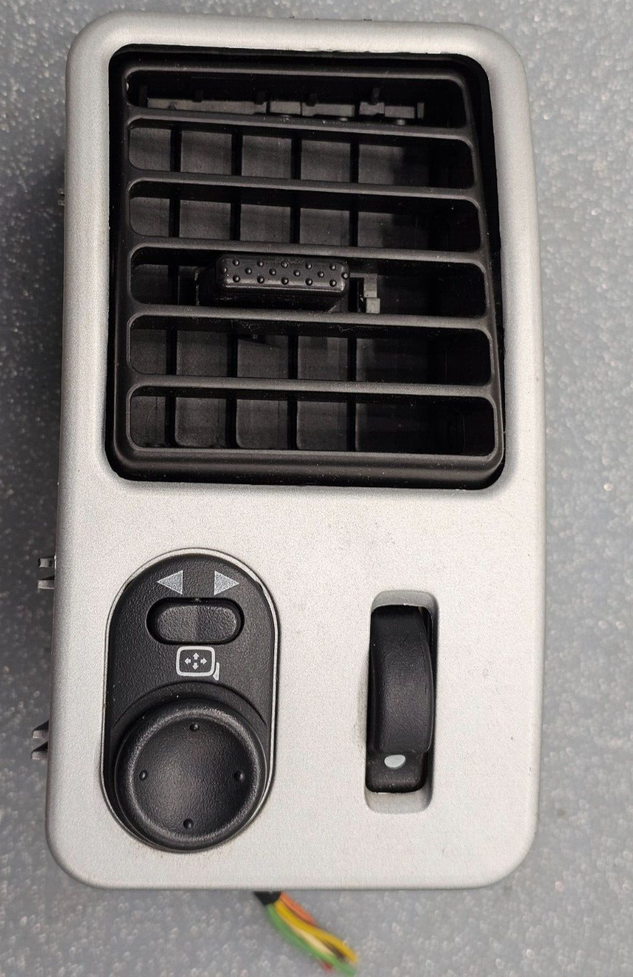 🔥05-09 Equinox Torrent Dash Air Vent Heater Panel Mirror Control Switch Silver