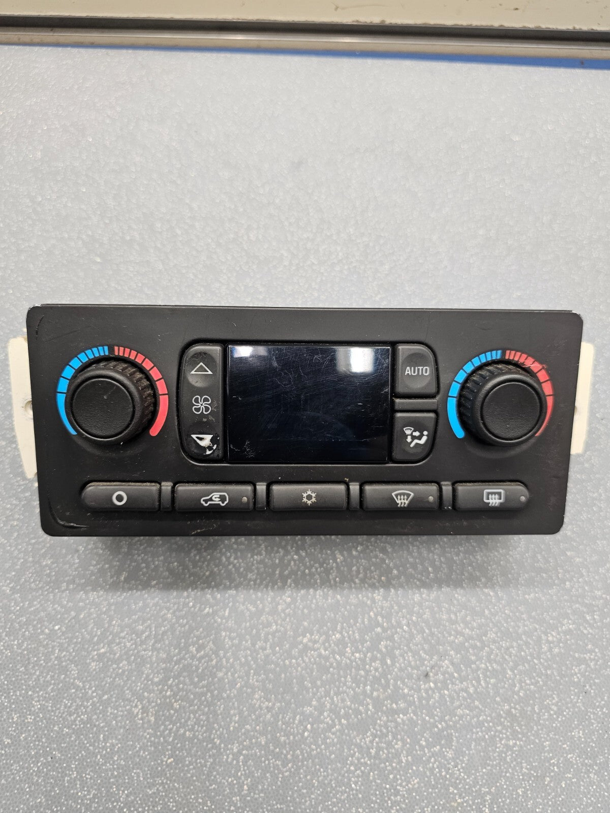 03-09 chevy Silverado SIERRA TRAILBLAZER DASH Heater A/C Climate Control DIGITAL