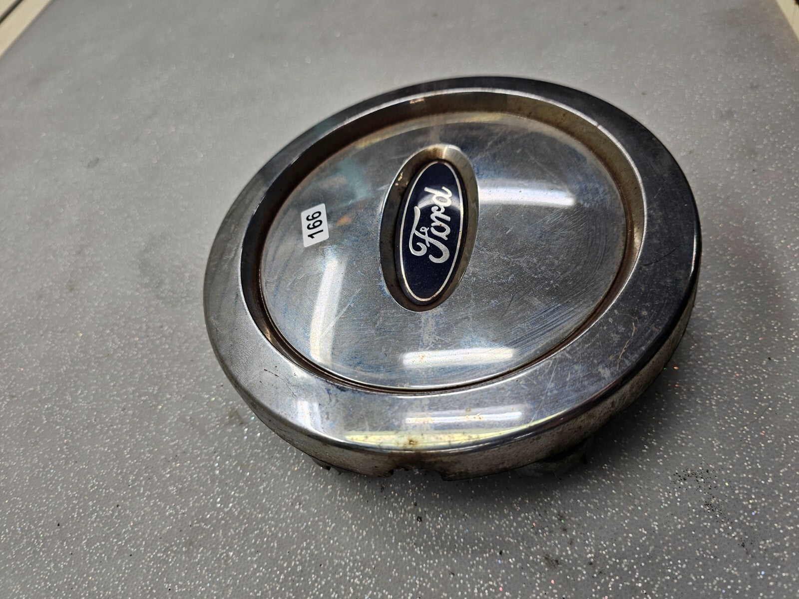 03-06 Ford Expedition Front Rear Wheel Center Cap Lip Hubcap Gray Silver Chrome