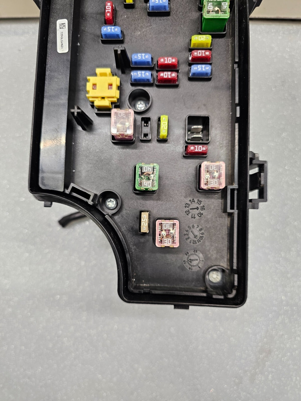 2011-2014Jeep Patriot Compass Body Control Module BCM Fuse Junction Box Assembly