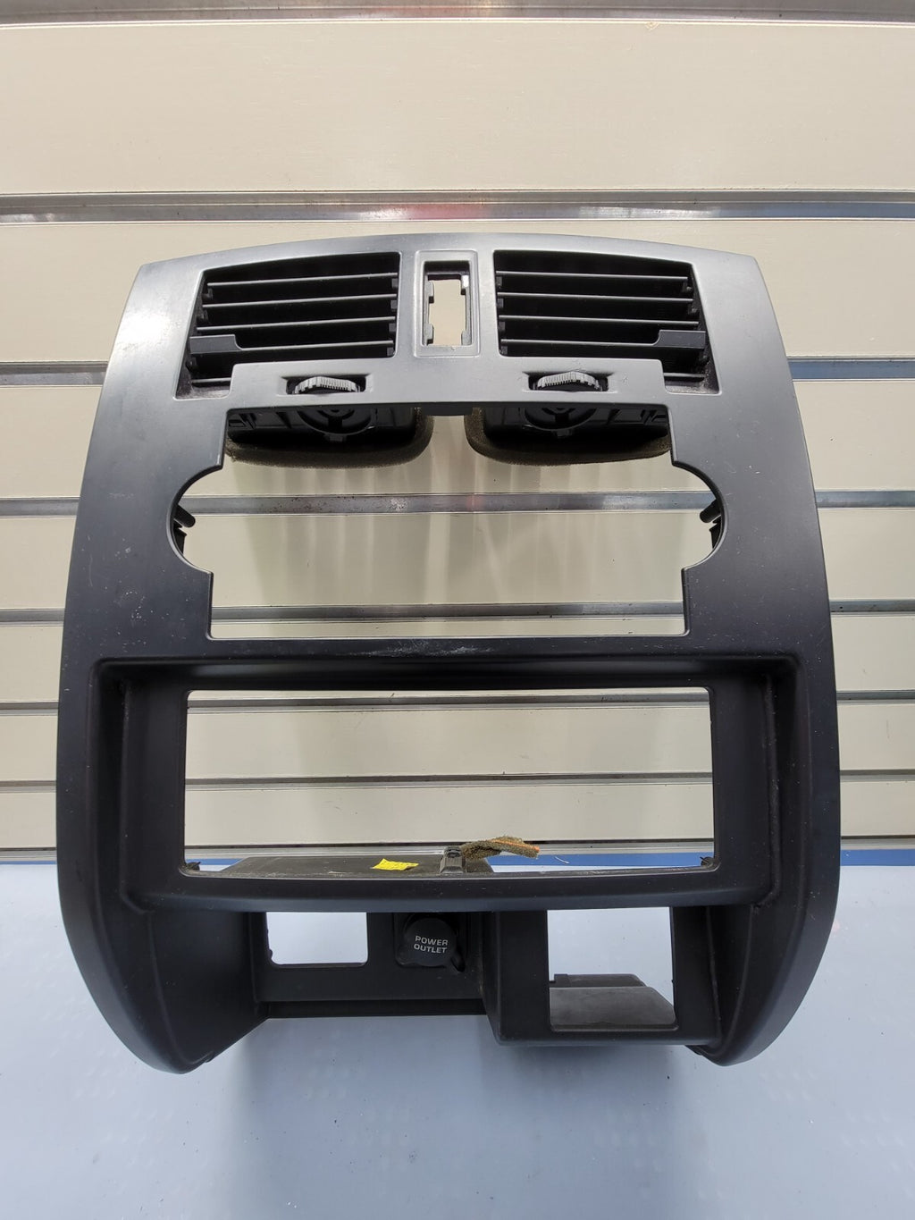 🔥05-07 Dodge DAKOTA Center Dash RADIO BEZEL Heater A/C Vents Trim BLACK B12