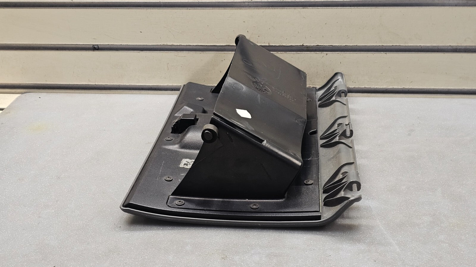 🔥01-07 CARAVAN TOWN COUNTRY VOYAGER DASH GLOVE BOX COMPARTMENT ASSEMBLY GRAY