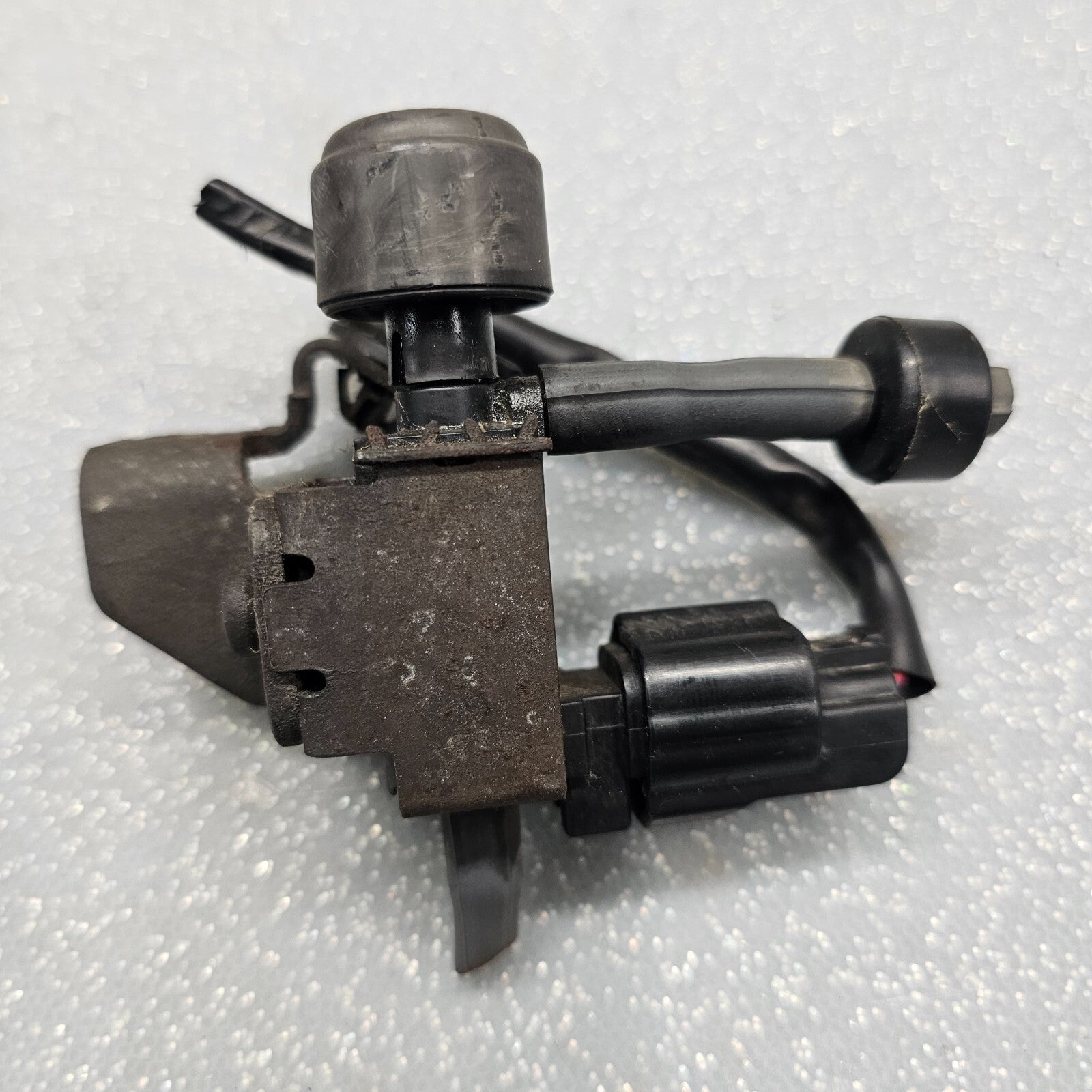 02-06 Honda CRV Acura RSX Bypass Control Valve Solenoid IMRC Intake Manifold OEM