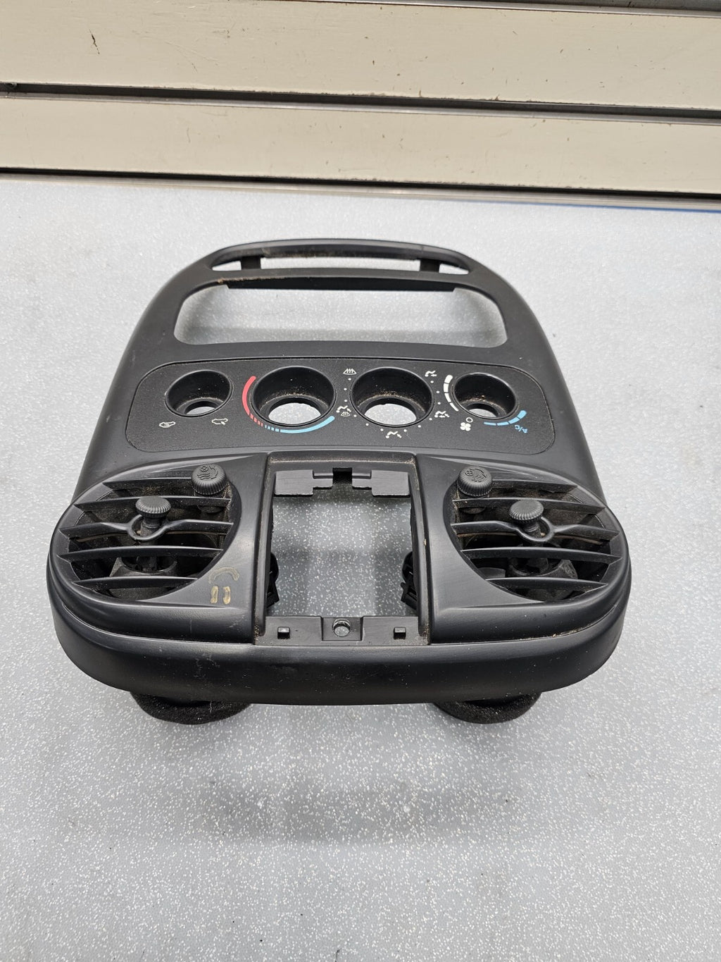 🔥01-05 Chrysler PT CRUISER Dash Radio Bezel Climate Trim Panel BLACK B17
