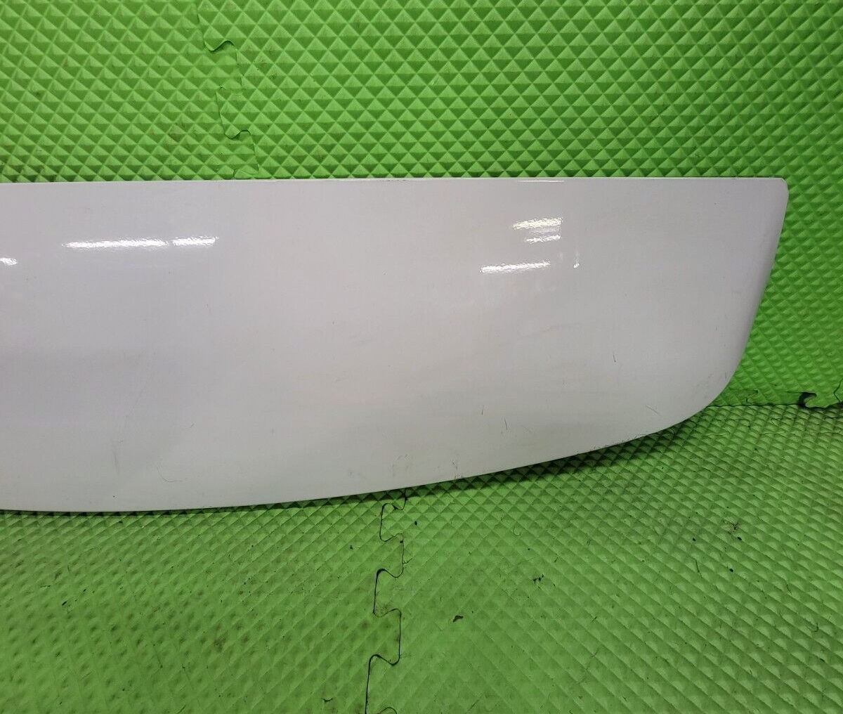 11-20 Dodge Grand Caravan Rear Upper Hatch Spoiler Wing Mount Break Light White