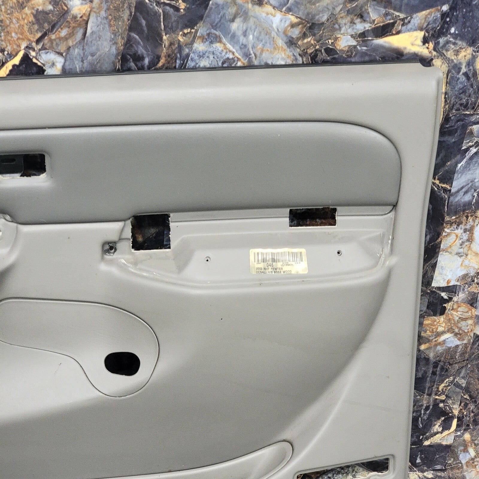 🔥03-06 Silverado SIERRA Door Panel Front RIGHT Passenger/No Arm LIGHT GRAY D5