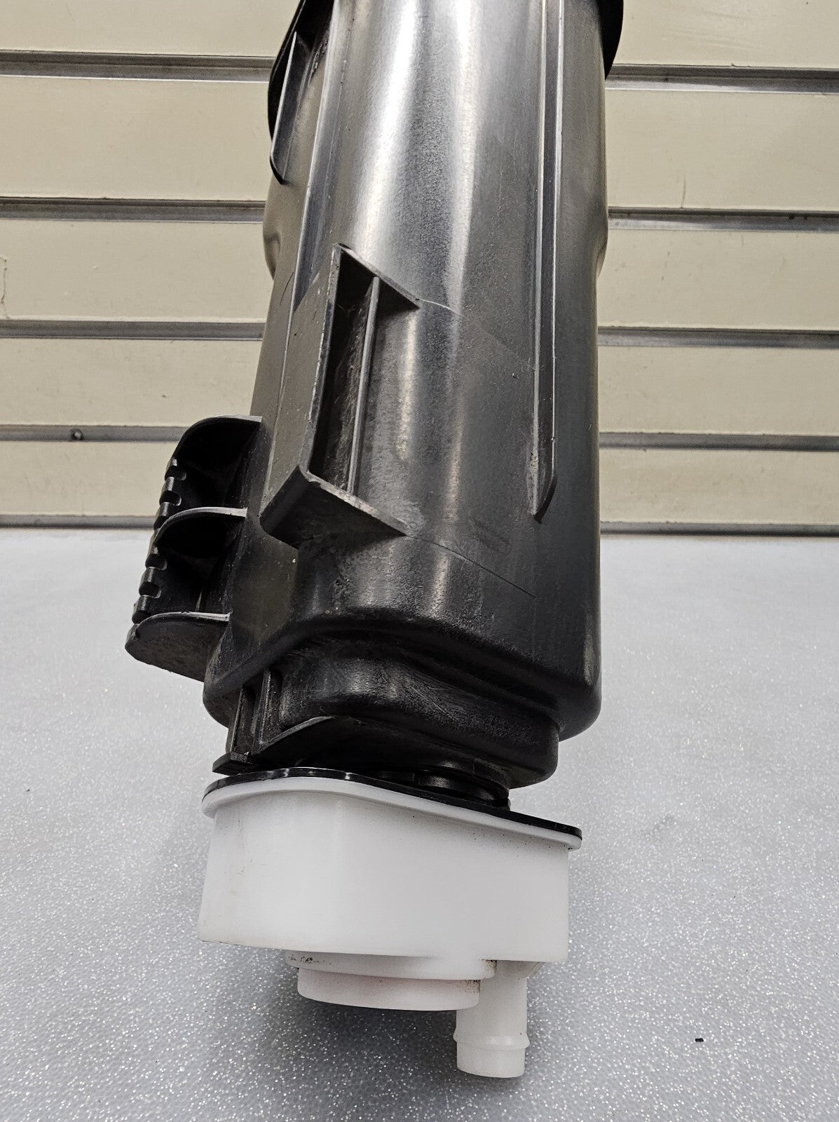 09-17 Dodge RAM 1500 Pickup FUEL VAPOR CHARCOAL EVAP EMMISION CANISTER ASSEMBLY