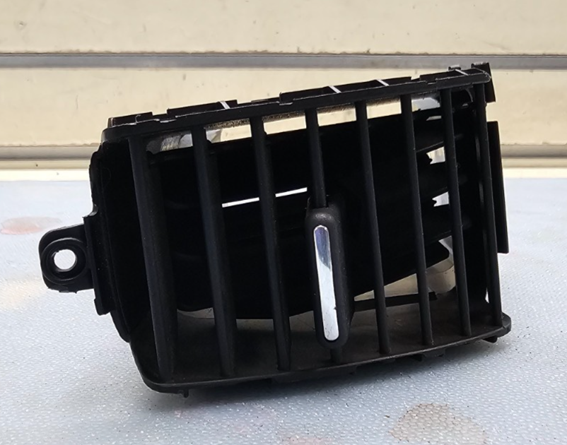04-09 Legacy Outback Dash Front RIGHT Air Vent Heater Conditioning Filter Black