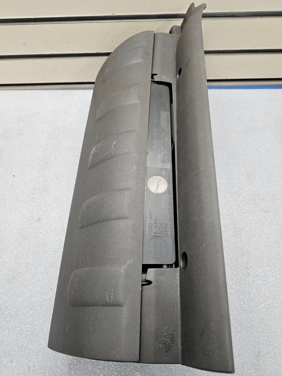 🔥05-06 Nissan Frontier Dash Glove Box Storage Compartment Instrument Panel Gray