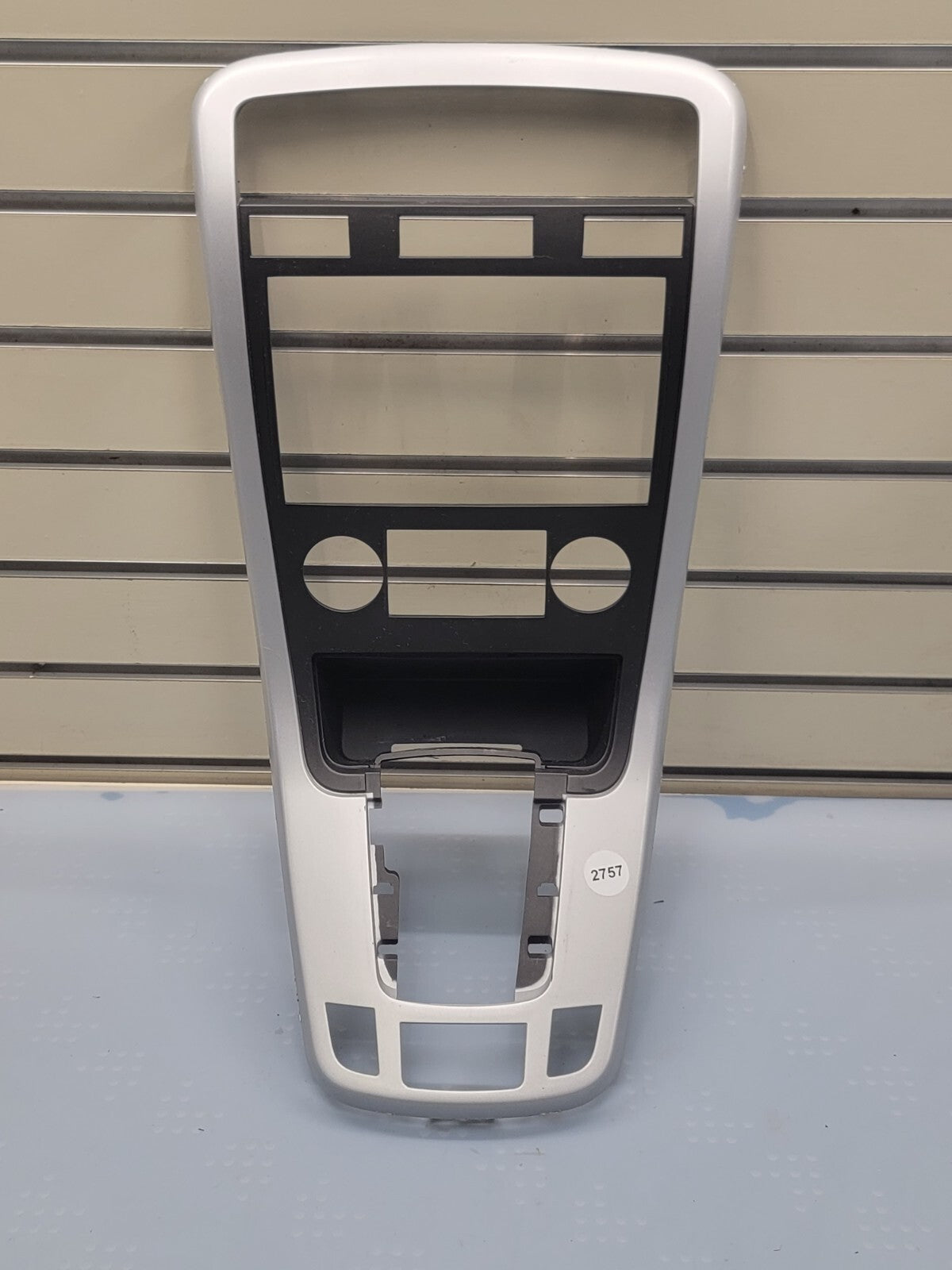 🔥07-09 Chevrolet Equinox Center Dash Radio Climate Bezel Surround Trim silver