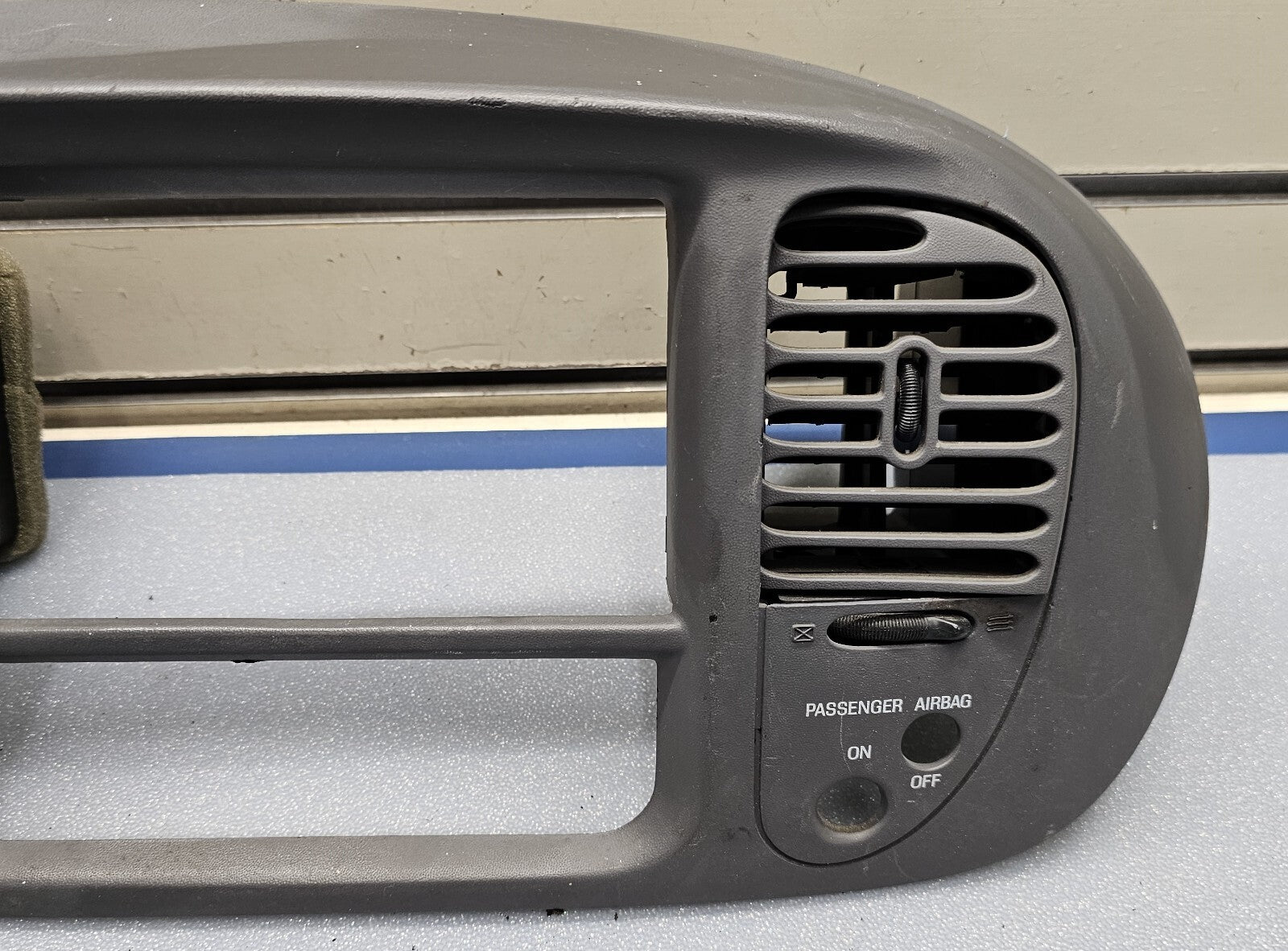 🔥1997-2003 Ford F150 Front Center Dash Radio BEZEL Trim Panel Dark Gray B1