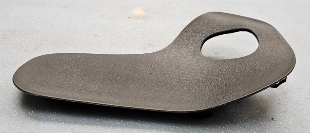 03-06 SILVERADO SIERRA TAHOE LEFT FRONT INTERIOR DOOR PANEL HANDLE COVER PEWTER
