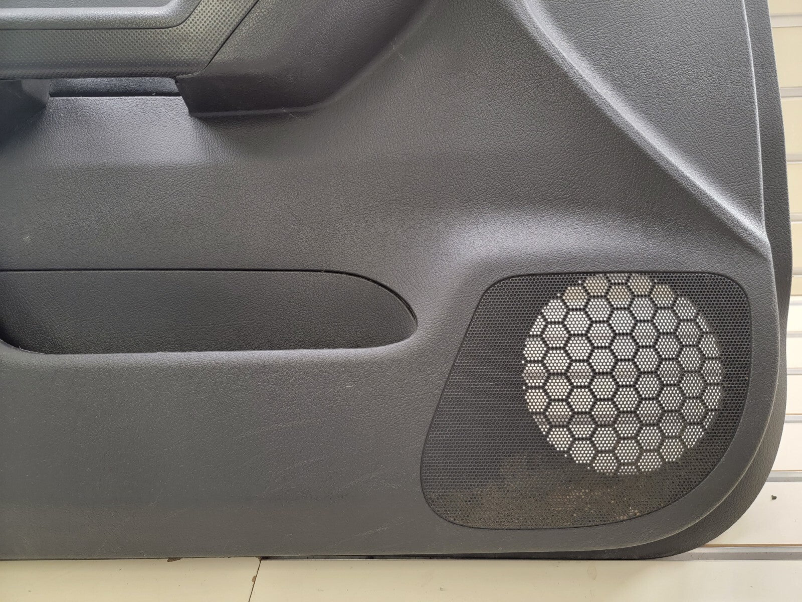 06-10 HUMMER H3 driver LEFT FRONT DOOR TRIM PANEL BLACK OEM