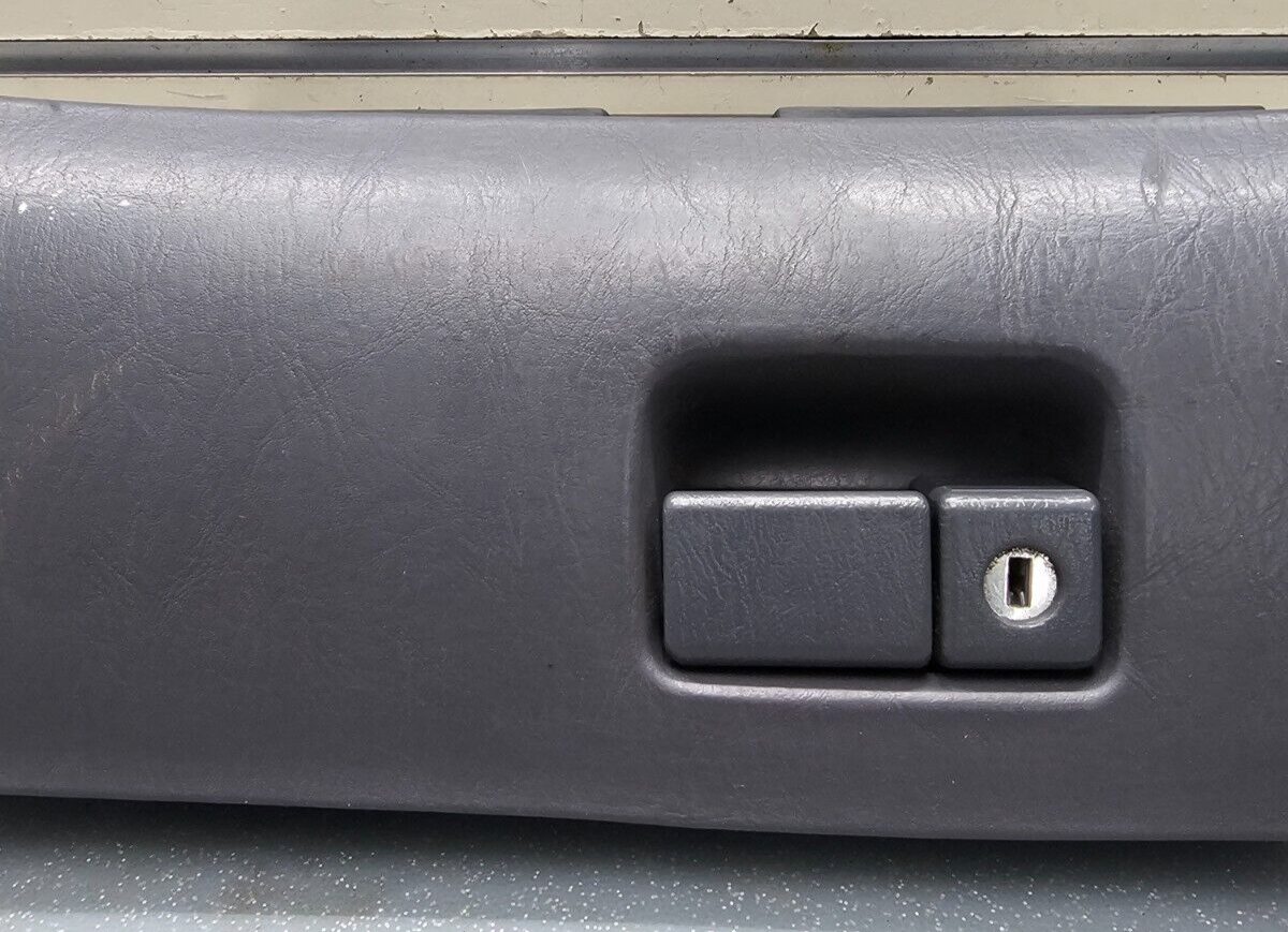 🔥98-03 Sienna Dash Upper Glove Box Storage Compartment Instrument Panel DK GRAY