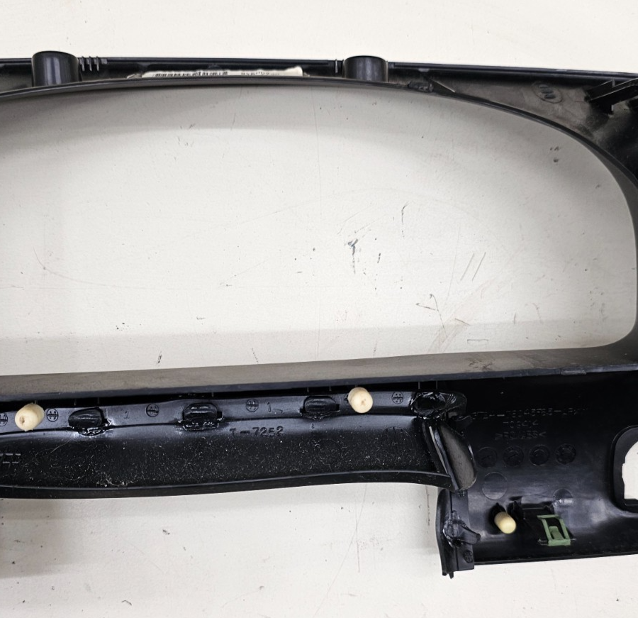 01-06 Tribute Dash Instrument Cluster Speedometer Bezel Trim Panel Black/Silver