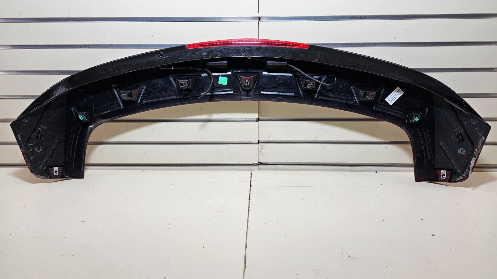 🔥10-16 Cadillac SRX Rear Tail Lift Gate Upper Trunk Spoiler 3rd Brake Light Red