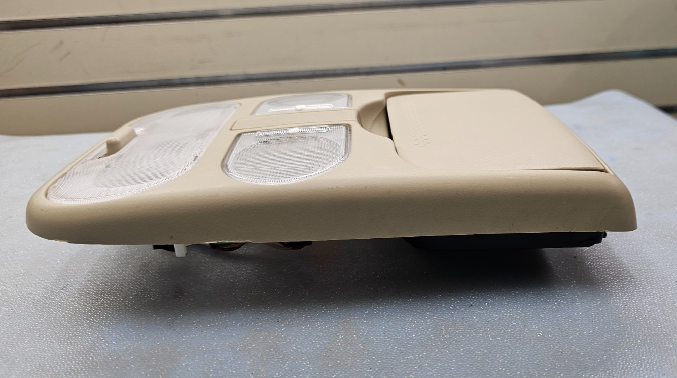 🔥04-08 Mitsubishi Endeavor Overhead Console Compartment Dome Map Light lamp Tan