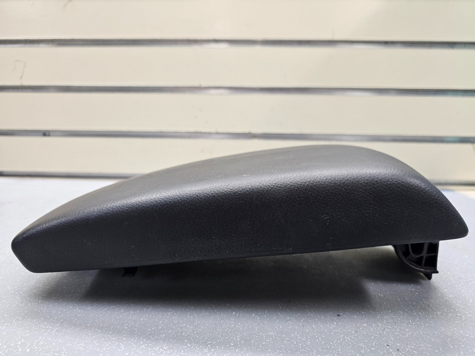🔥10-13 Mazda 3 Center Console Armrest Lid Leather Cover Top Pad Assembly Black