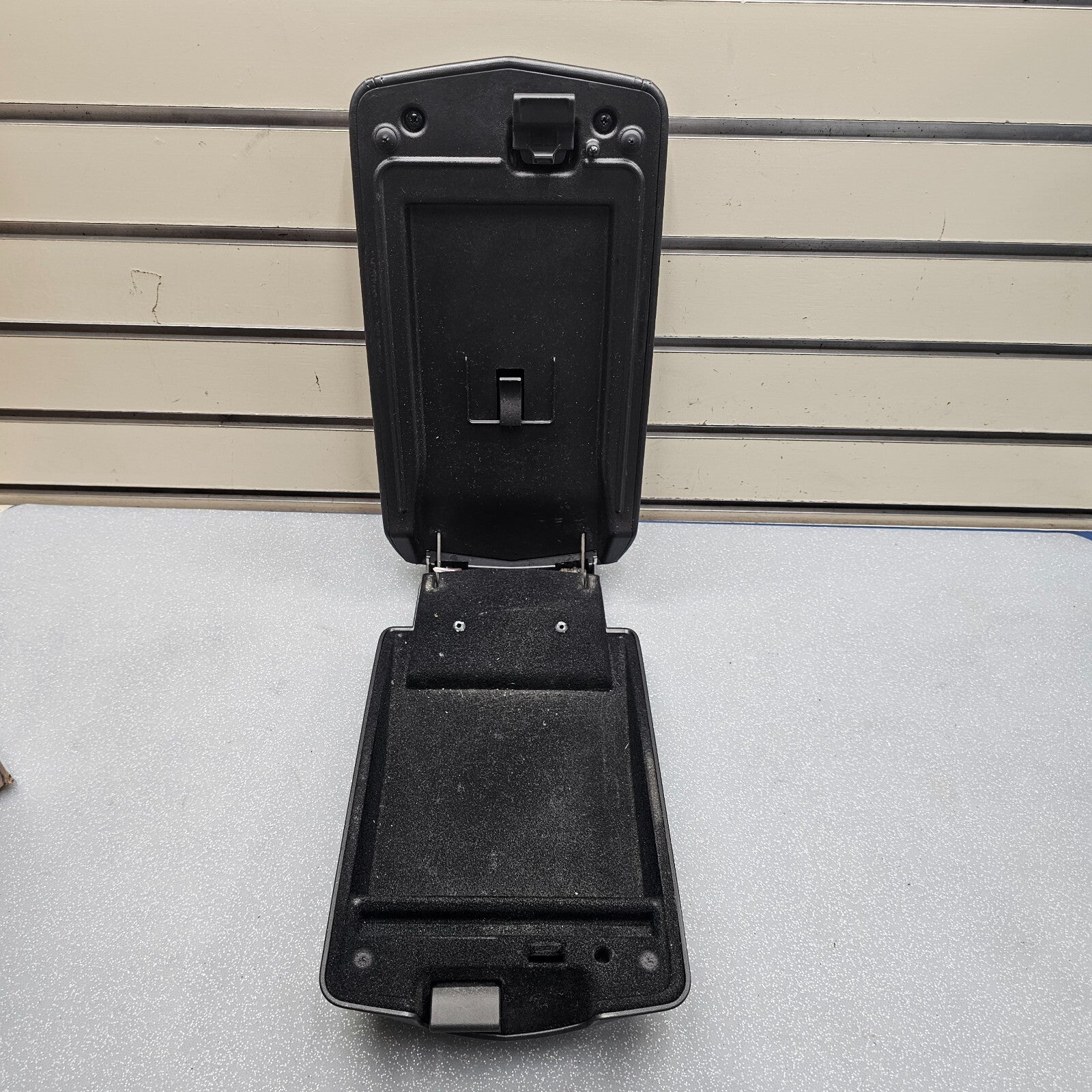 🔥08-13 Cadillac CTS Center Console Lid Armrest Leather Top Pad Assembly Black