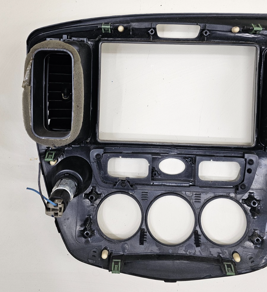 01-06 Tribute Dash Instrument Cluster Speedometer Bezel Trim Panel Black/Silver