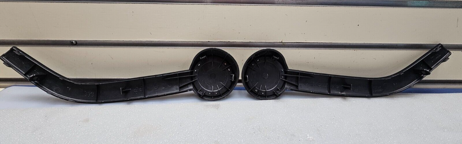 05-10 SCION TC RIGHT LEFT FRONT DOOR PANEL PULL HANDLE Grip COVER TRIM CAP BLACK