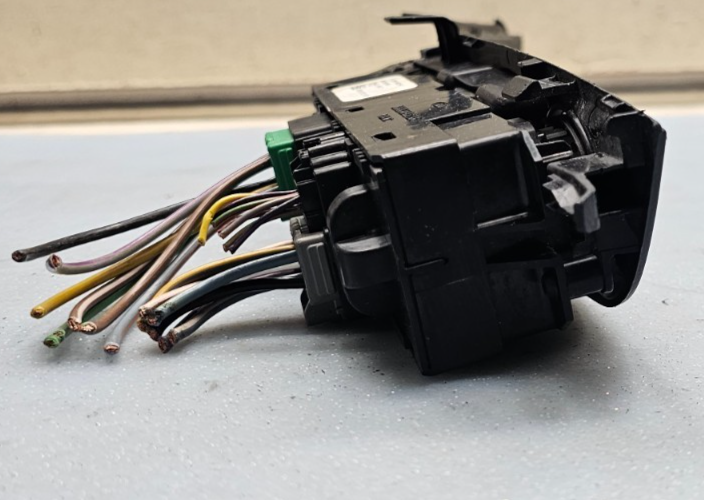 12-18 Focus Escape Front Left Driver Master Power Window Switch Regulator Black