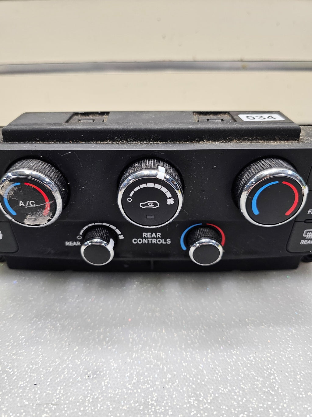 11-20 Dodge Grand Caravan Dash Front A/C Heater Temperature Climate Control Unit