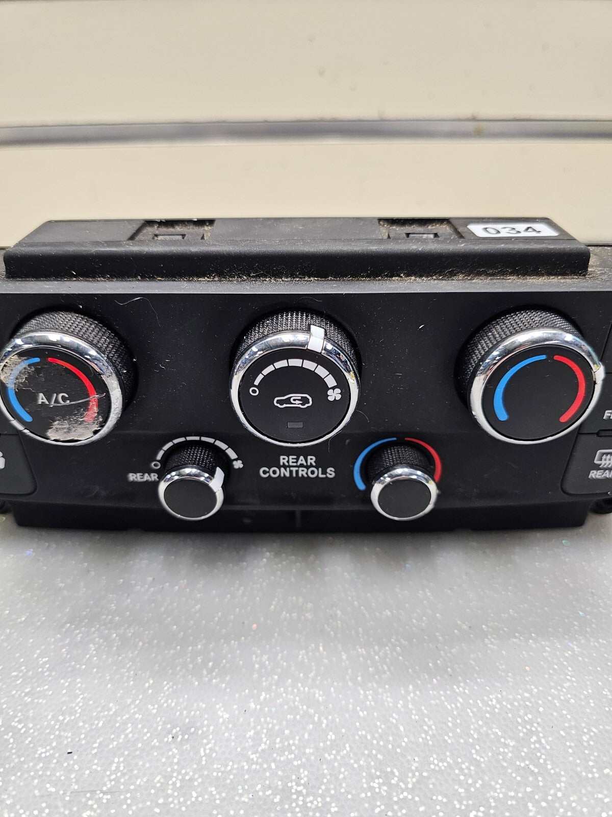 11-20 Dodge Grand Caravan Dash Front A/C Heater Temperature Climate Control Unit